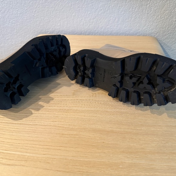 Aquatalia lug sole zip ankle boots. Taupe Patent Leather. 7M - Picture 3 of 3